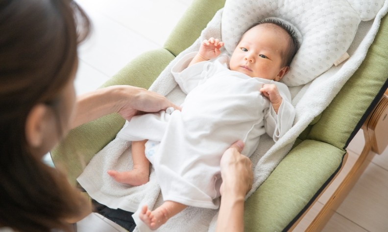 Khi con sốt mẹ nên làm gì? Đâu là cách làm tốt nhất?